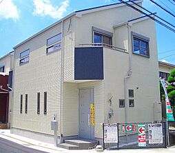 モデルハウスついに完成しました。白を基調としたモダンな外観に仕上がりました。