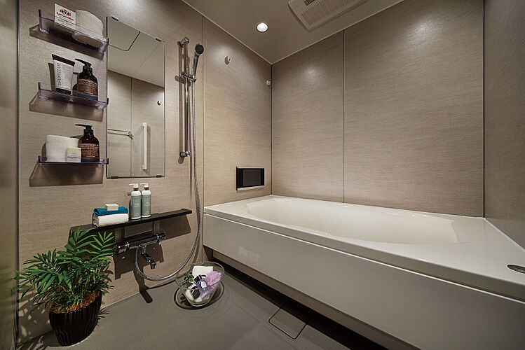 レーベン盛岡紺屋町 浴室