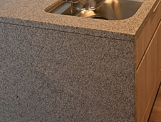 ヴェレーナ横浜岩井町ヒルズ キッチン御影石天板（側面）