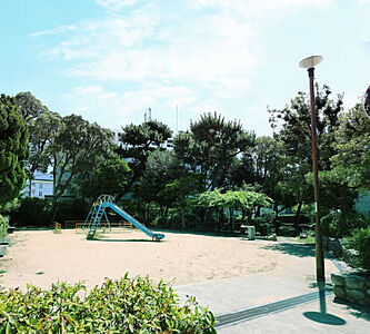 魚崎中町公園 約40m（徒歩1分）