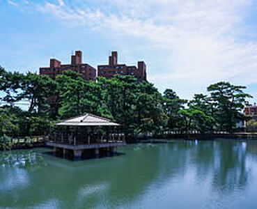 深田池公園 約420m(徒歩6分)