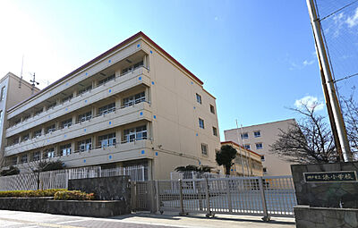 神戸市立湊小学校 約740m(徒歩10分)