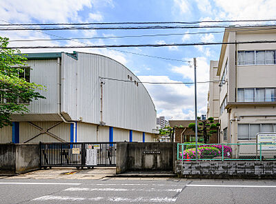 市立中部小学校 現地より約1,070m（徒歩14分）