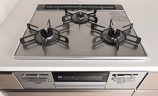 ポレスター鶴岡駅前プレミア 3口ガラストップコンロ