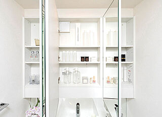 ファーネスト桜町通りタワー 三面鏡収納付きミラー