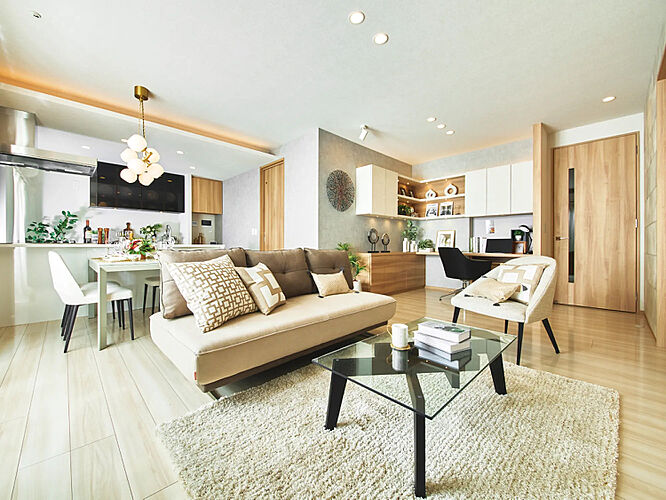 グランドパレス柳丸新城 リビング・ダイニング