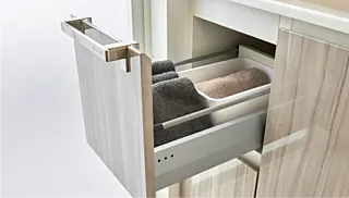 グランドパレス飯塚 下部収納（ソフトクローズ）