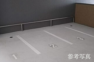 Tステージ フラッグス・ザ・トヨタ バイク置き場ロック用バー