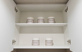 プレサンス ロジェ 姫路パークフロント トイレ吊戸棚