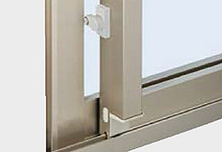 プレサンス ロジェ 京都御所西 桜雅邸 指詰め防止サッシ