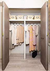 プレサンス ロジェ 長居公園リーフォリア クロゼット