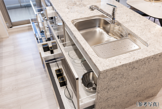 プレサンス ロジェ 四日市駅SOUTH スライド式収納