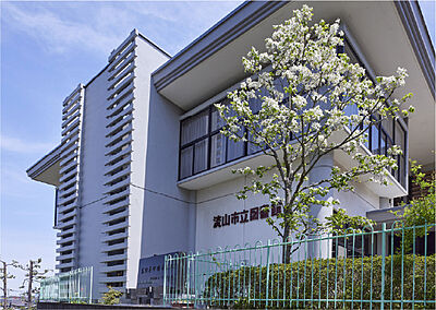 流山市立中央図書館 約650m(徒歩9分)