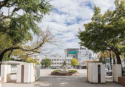 鹿児島市立山下小学校 約260m(徒歩4分)
