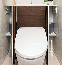 パレステージ横浜鴨居 トイレ裏収納