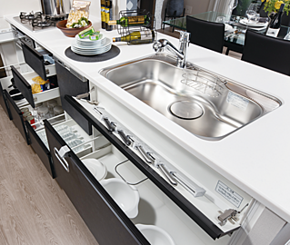 ポレスター吹上 引き出し式のキッチンキャビネット