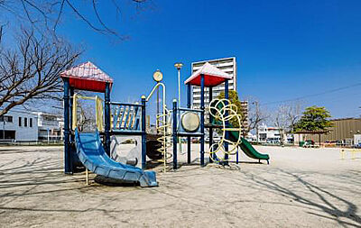 中浦公園 約260m(徒歩4分)