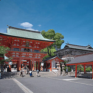 生田神社 約1,420m(徒歩18分)