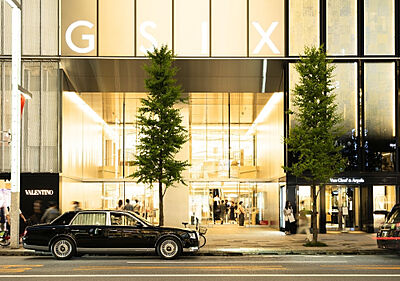 GINZA SIX. 約2,270m(徒歩29分)