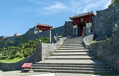 国営沖縄記念公園（首里城公園）（2026年4月撮影） 約2.7km