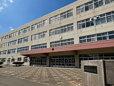札幌市立明園中学校 約1,440m（徒歩18分）