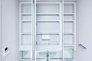 ブランズ川越新富町 三面鏡裏収納