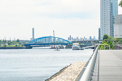 京浜運河沿緑地 約200m(徒歩3分)