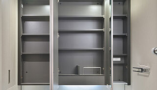 プラウド等々力ガーデンコート 三面鏡収納