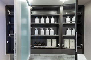 パークホームズ仙台中央 三面鏡裏収納