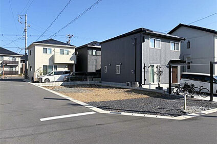 4号地 前面道路含む現地写真
