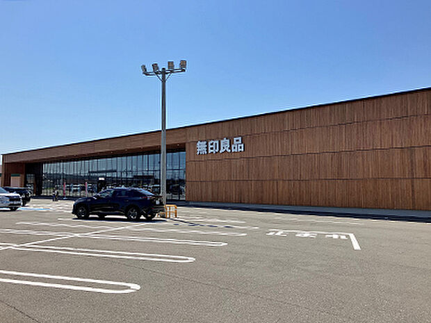 無印良品　白山北安田店