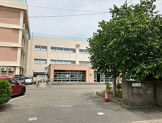 牡丹山小学校