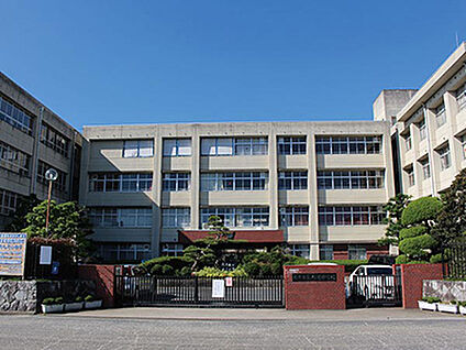 市立橿原中学校 約1760m
