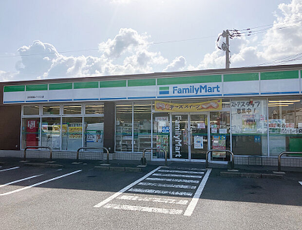 ファミリーマート諌早栗面バイパス店