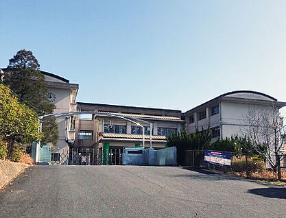 西の台小学校 約1210m