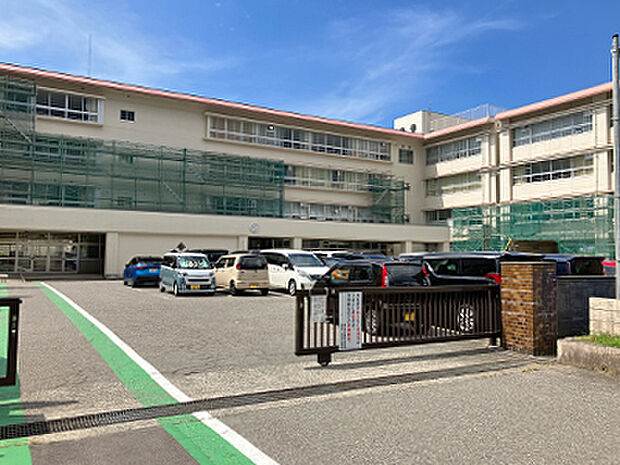 金沢市立伏見台小学校