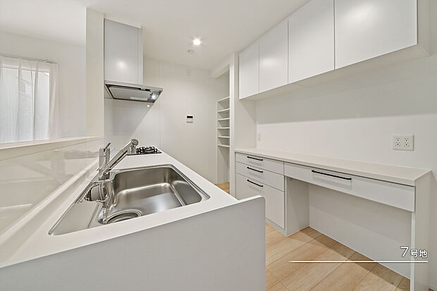 【7号地 キッチン】7号地