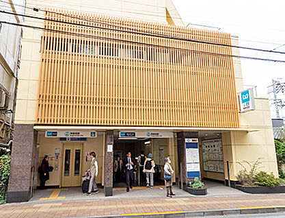 東京メトロ東西線「神楽坂」駅 約800m