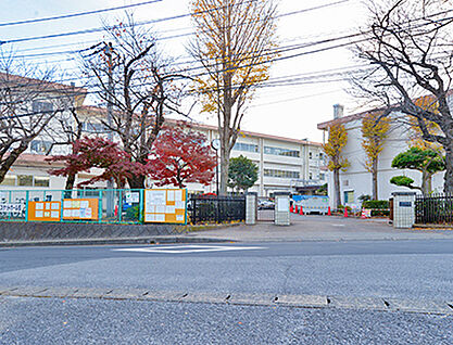千葉市立稲毛中学校 約640m