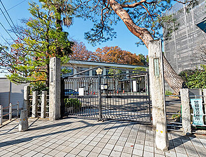区立大泉小学校 約370m