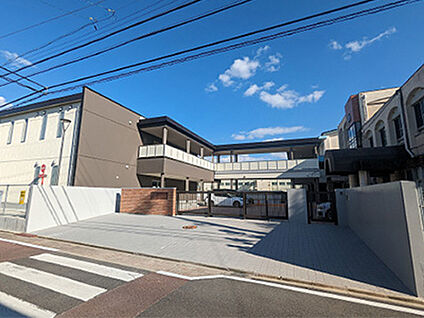 松栄小学校 約500m