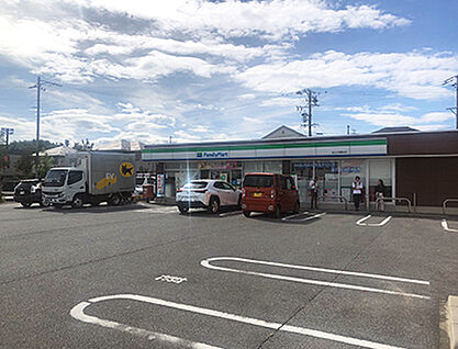 ファミリーマートあさひ向陽台店 約700m