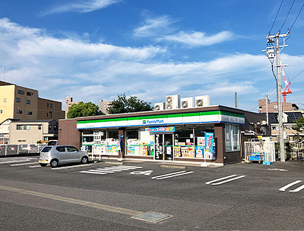 ファミリーマート 刈谷広小路四丁目店