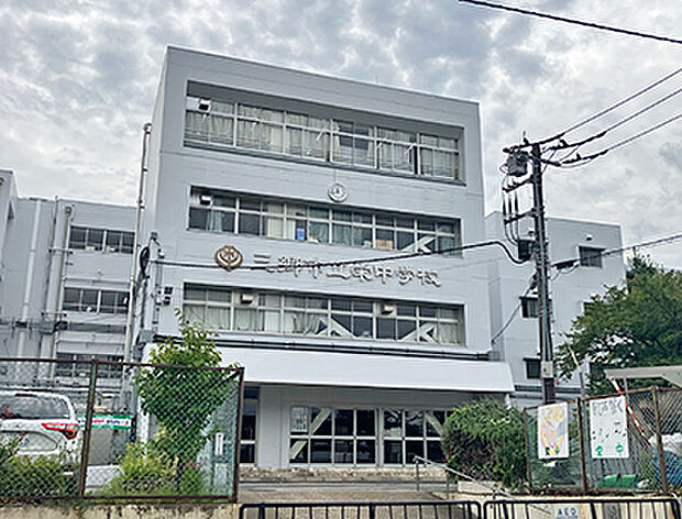 三郷市立栄中学校