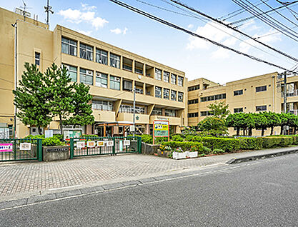 さいたま市立上小小学校 約530m