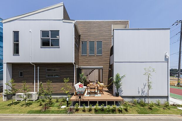 圧倒的存在感!Rokey 「Shiro」現地にて好評公開中!