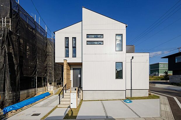 【1号地】現地モデルハウスオープン！ご家族皆様でご来場ください。（2025年10月撮影）