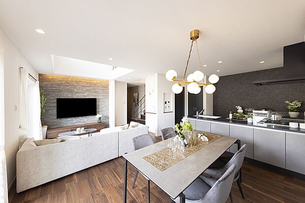 【ルナシティ柏エアーズ【No.52】】【コンセプトモデル：RESIDENCEスタイル】
調理中でも家族のと会話が弾む対面キッチンを採用。
ダイニングやリビングからはウッドデッキへアクセスができ、アウトドアテラスとしてご利用いただけます。