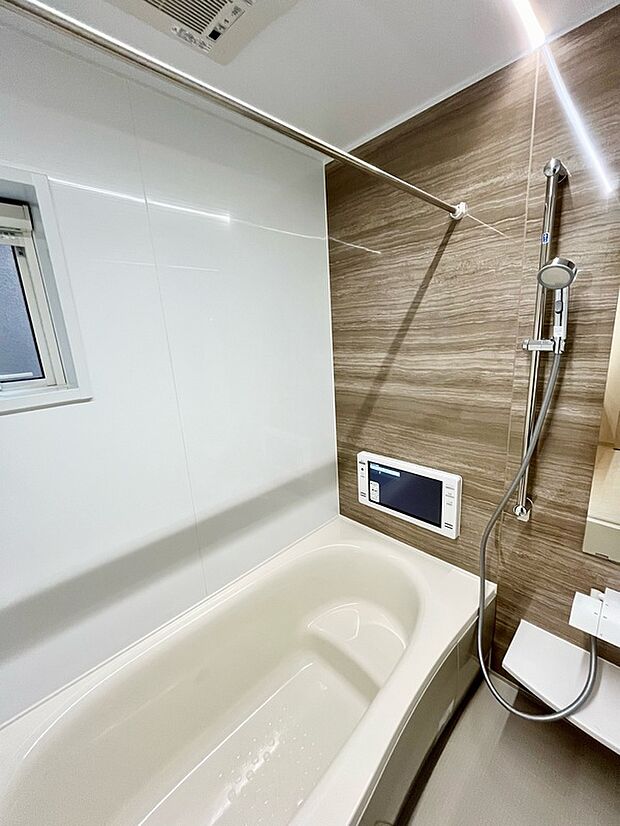 【バス】TV付１坪タイプバス、暖房乾燥機能付き