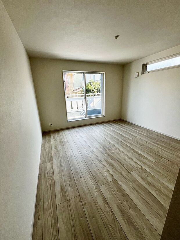 【販売現地、ご内見可能です。】2階洋室